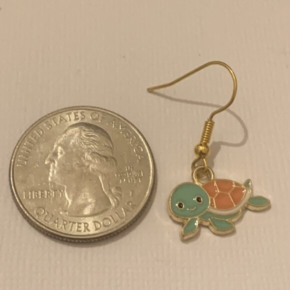 Turtle Earring, Turtle Jewelry, Gift Idea, Beach Earring, Marine Animal - Picture 4 of 5